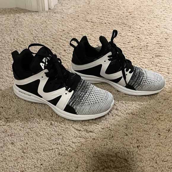 Athletic Propulsion Labs | NWOB APL Women’s Ascend in Black and White - Sz US 10 - Picture 4 of 7